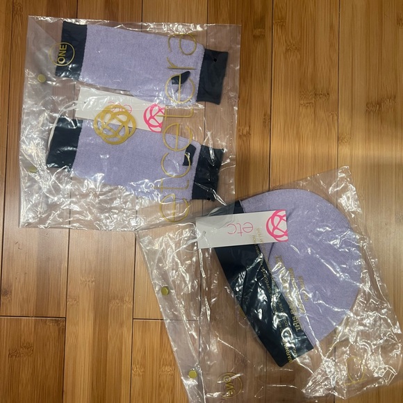 Etcetera Winter Mittens And Hat, Lilac Purple, Super Soft - Picture 2 of 5